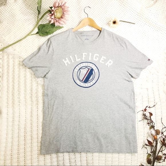 Tommy Hilifiger women’s tshirt Medium boxy lg logo